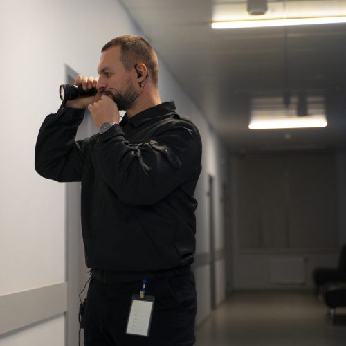 agent-de-securite-a-l-espace-de-travail